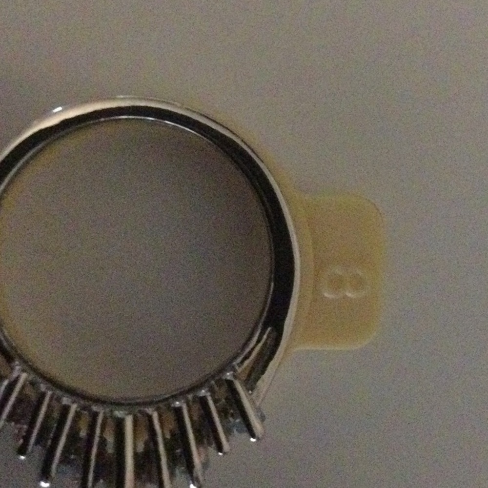 Avon ring - Picture 4 of 4